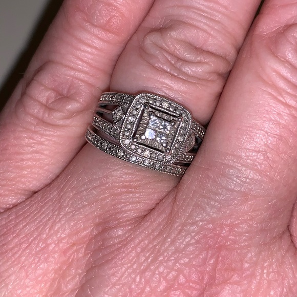 Princess-Cut & Round Diamond Bridal Set, Size 5 - Picture 4 of 7